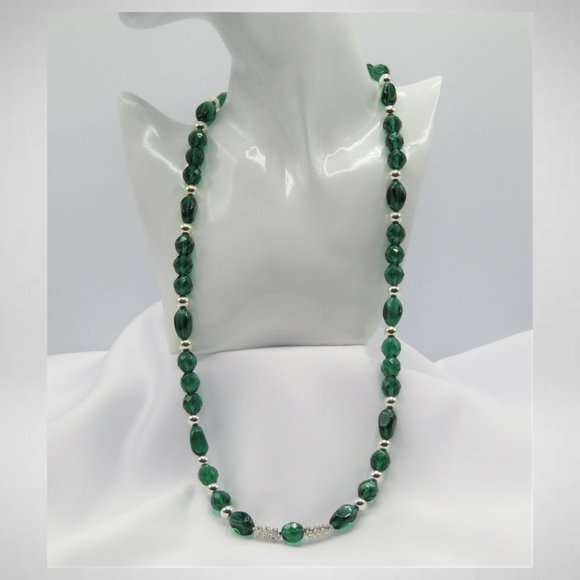Green and Silver Colour Beaded Jewelry Set - Picture 2 of 4